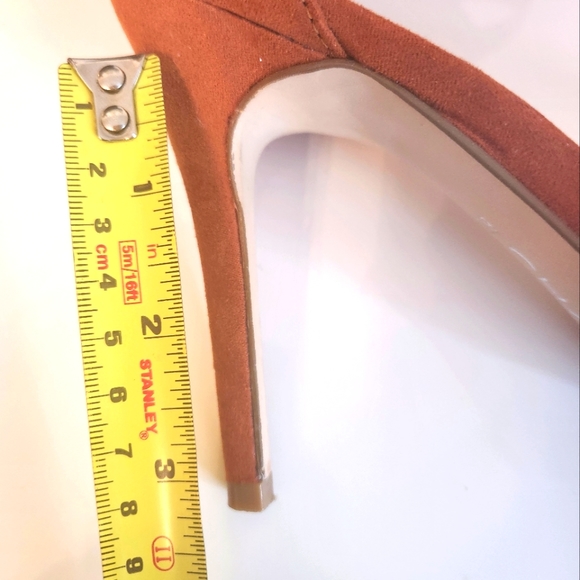 Charles by Charles David Orange Black Suede Strap Pump Heels Almost New Size 8.5 - Picture 10 of 11